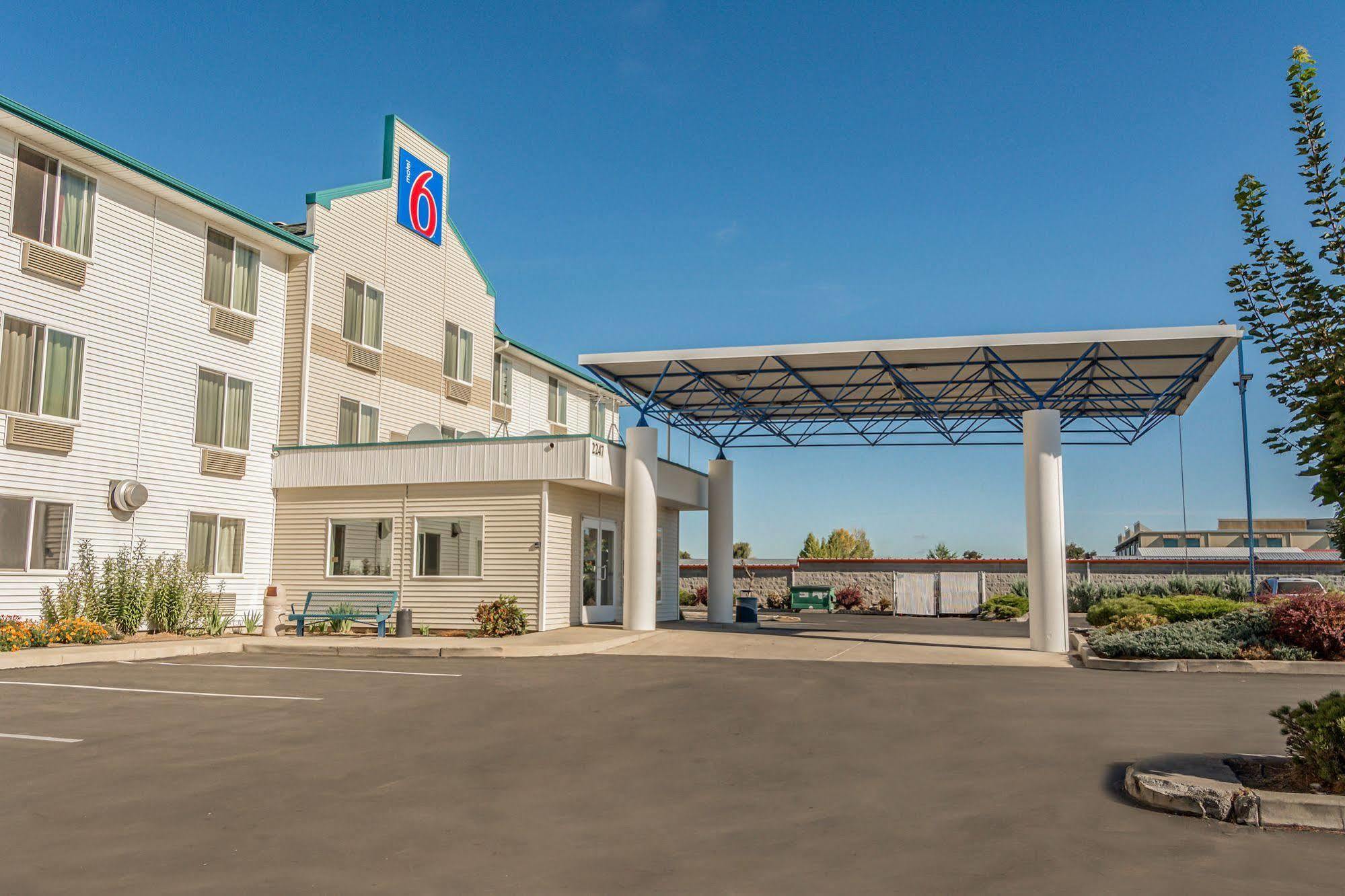 Motel 6-Redmond, Or Buitenkant foto